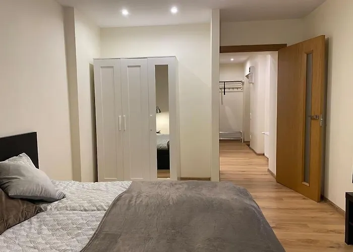 Cozy Apartment Near City Center